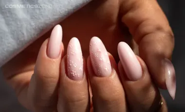 Półtransparentne lakiery hybrydowe w 3 wiosennych odsłonach