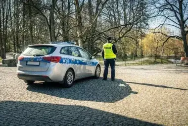 Policja z Żywca ostrzega - oszuści uderzają przez telefon i internet